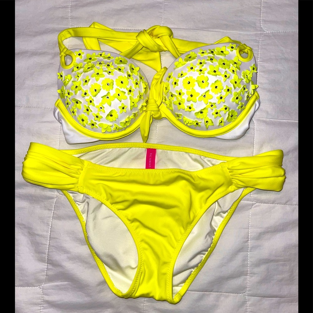 Victoria’s Secret’s Swimwear Push-Up